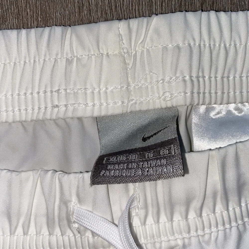 Nike Boys White Track Pants Swoosh Logo Size XL 16-18  Athletic